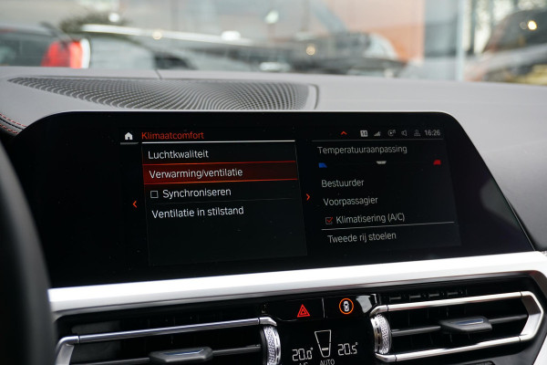 BMW 3 Serie Touring 330i High Executive Edition M + INDIVIDUAL LEDER / MINERALWEISS METALLIC / M-PERFORMANCE