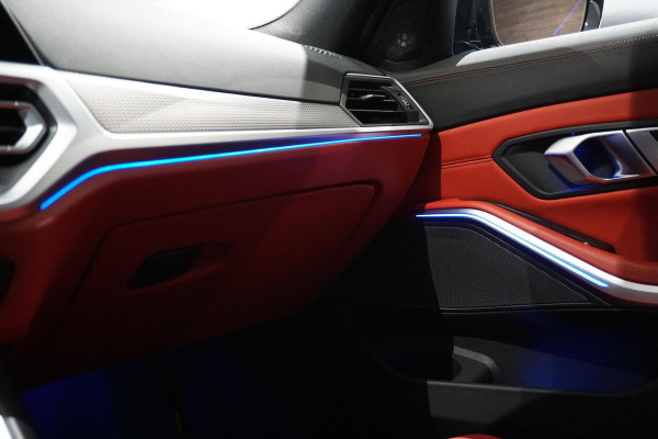 BMW 3 Serie Touring 330i High Executive Edition M + INDIVIDUAL LEDER / MINERALWEISS METALLIC / M-PERFORMANCE