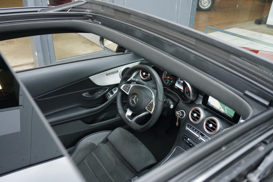 Mercedes-Benz C-Klasse Coupé 250 AMG-line 211PK + PANORAMA / CAMERA / STOELVERWARMING
