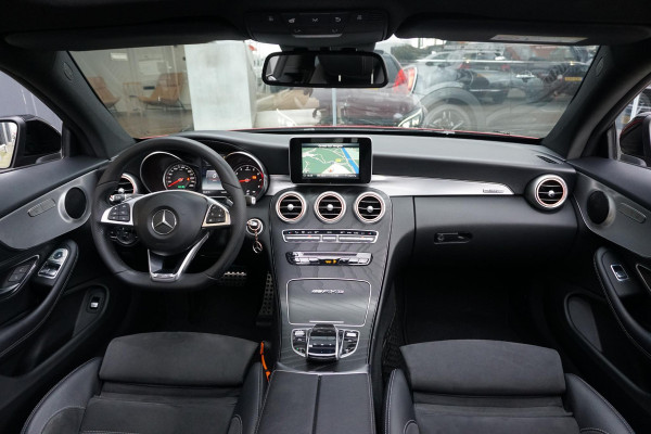 Mercedes-Benz C-Klasse Coupé 250 AMG-line 211PK + PANORAMA / CAMERA / STOELVERWARMING