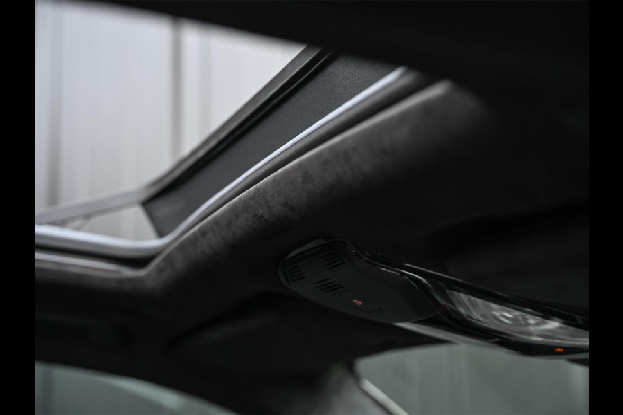 BMW X5 xDrive50e | M-Sport Pro | Alcantara Hemelbekleding | 360 Camera | HUD | Harman/Kardon | Active Steering | Luchtvering | Memory Seat | Stoelverwarming + Ventilatie | Trekhaak | Comfort access | Iconic glow | Ambiance Interieur |
