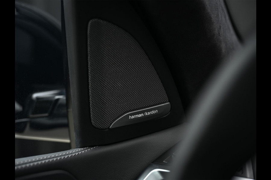 BMW X5 xDrive50e | M-Sport Pro | Alcantara Hemelbekleding | 360 Camera | HUD | Harman/Kardon | Active Steering | Luchtvering | Memory Seat | Stoelverwarming + Ventilatie | Trekhaak | Comfort access | Iconic glow | Ambiance Interieur |