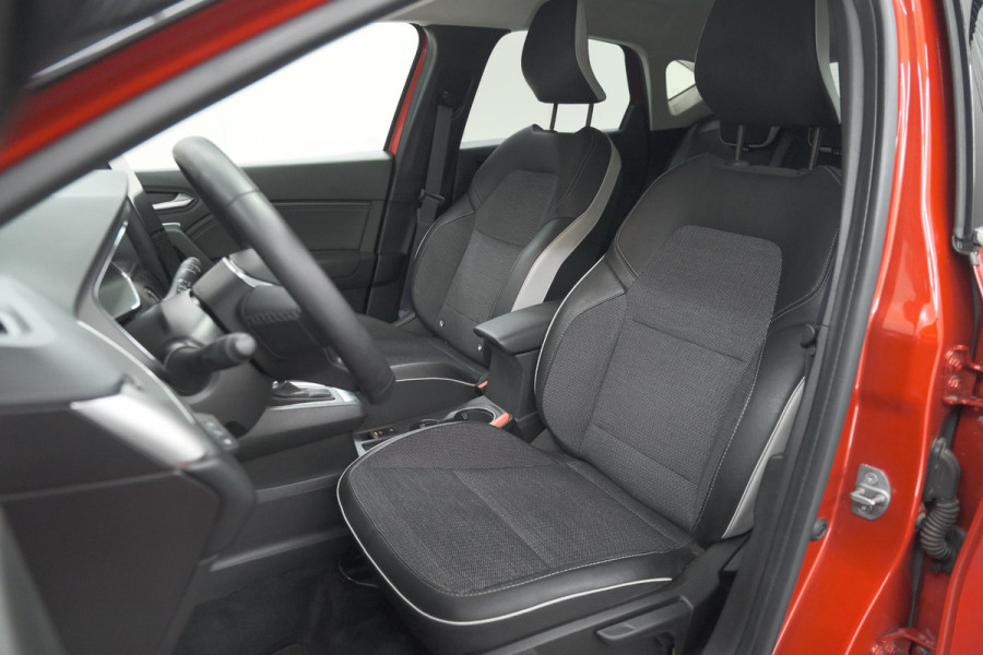 Renault Captur 1.6 E-Tech full hybrid 145 techno | Navigatie | Camera | Apple Carplay | 9.3 Inch Grootscherm