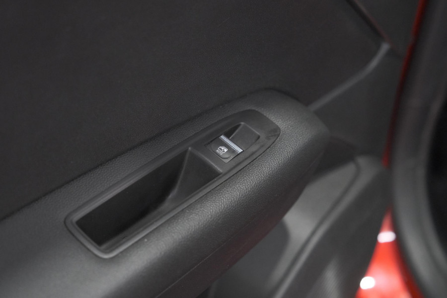 Renault Captur 1.6 E-Tech full hybrid 145 techno | Navigatie | Camera | Apple Carplay | 9.3 Inch Grootscherm