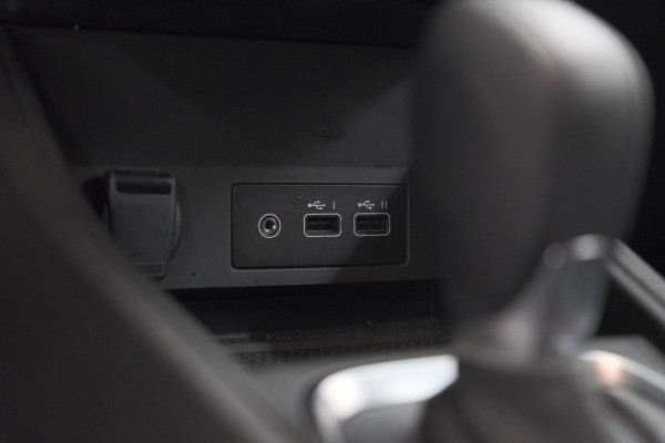 Renault Captur 1.6 E-Tech full hybrid 145 techno | Navigatie | Camera | Apple Carplay | 9.3 Inch Grootscherm