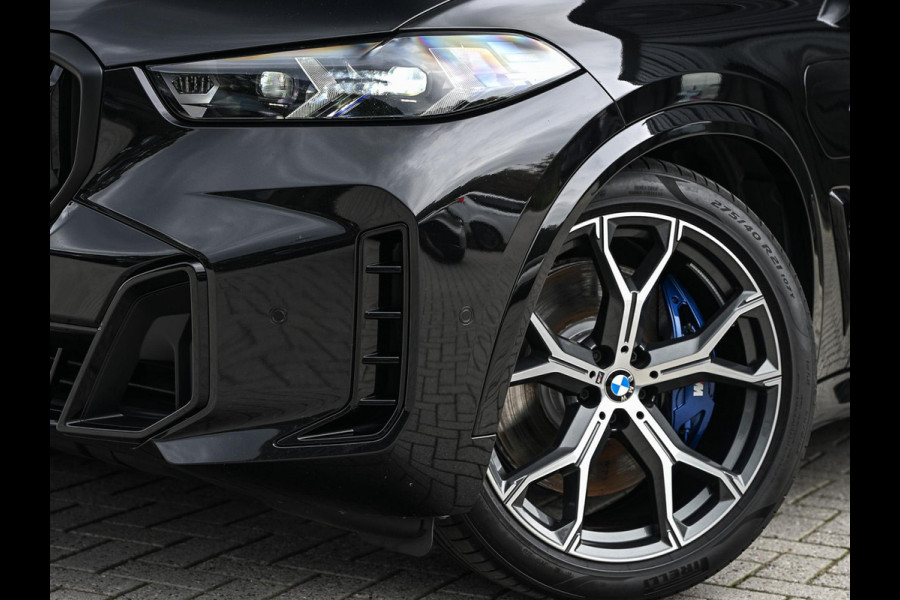 BMW X5 xDrive50e | M-Sport Pro | Alcantara Hemelbekleding | 360 Camera | HUD | Harman/Kardon | Active Steering | Luchtvering | Memory Seat | Stoelverwarming + Ventilatie | Trekhaak | Comfort access | Iconic glow | Ambiance Interieur |