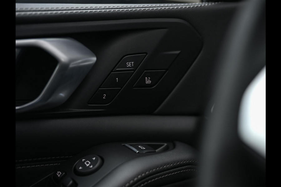 BMW X5 xDrive50e | M-Sport Pro | Alcantara Hemelbekleding | 360 Camera | HUD | Harman/Kardon | Active Steering | Luchtvering | Memory Seat | Stoelverwarming + Ventilatie | Trekhaak | Comfort access | Iconic glow | Ambiance Interieur |