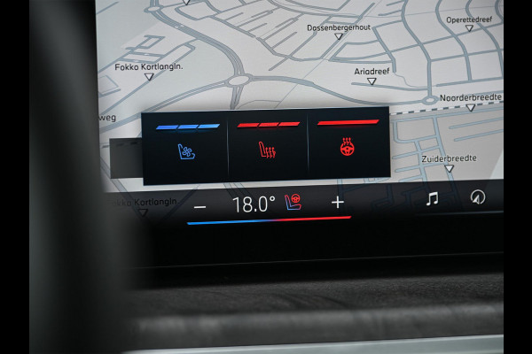 BMW X5 xDrive50e | M-Sport Pro | Alcantara Hemelbekleding | 360 Camera | HUD | Harman/Kardon | Active Steering | Luchtvering | Memory Seat | Stoelverwarming + Ventilatie | Trekhaak | Comfort access | Iconic glow | Ambiance Interieur |