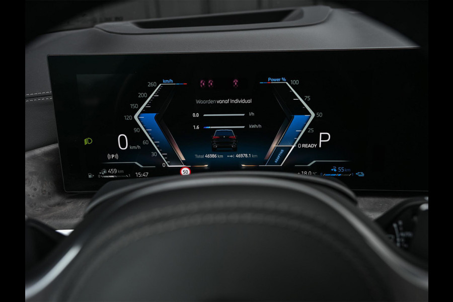 BMW X5 xDrive50e | M-Sport Pro | Alcantara Hemelbekleding | 360 Camera | HUD | Harman/Kardon | Active Steering | Luchtvering | Memory Seat | Stoelverwarming + Ventilatie | Trekhaak | Comfort access | Iconic glow | Ambiance Interieur |