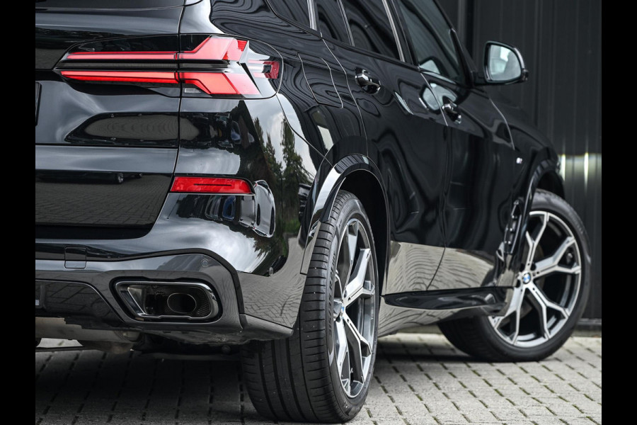 BMW X5 xDrive50e | M-Sport Pro | Alcantara Hemelbekleding | 360 Camera | HUD | Harman/Kardon | Active Steering | Luchtvering | Memory Seat | Stoelverwarming + Ventilatie | Trekhaak | Comfort access | Iconic glow | Ambiance Interieur |