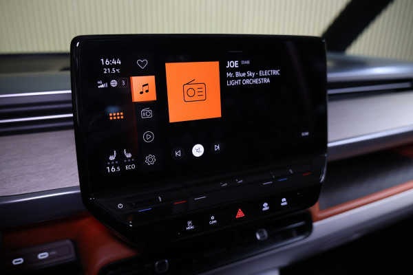 Volkswagen ID. Buzz 1st Max 77kWh BTW | Elek. Deuren | Leder | 360° | Trekhaak