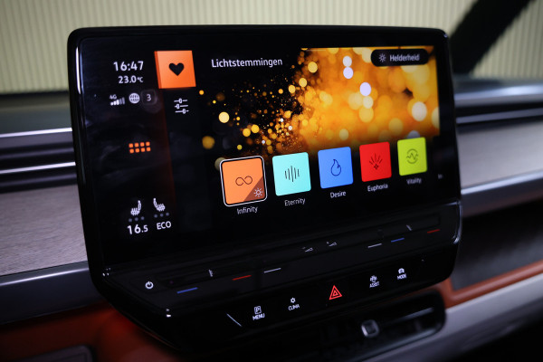 Volkswagen ID. Buzz 1st Max 77kWh BTW | Elek. Deuren | Leder | 360° | Trekhaak