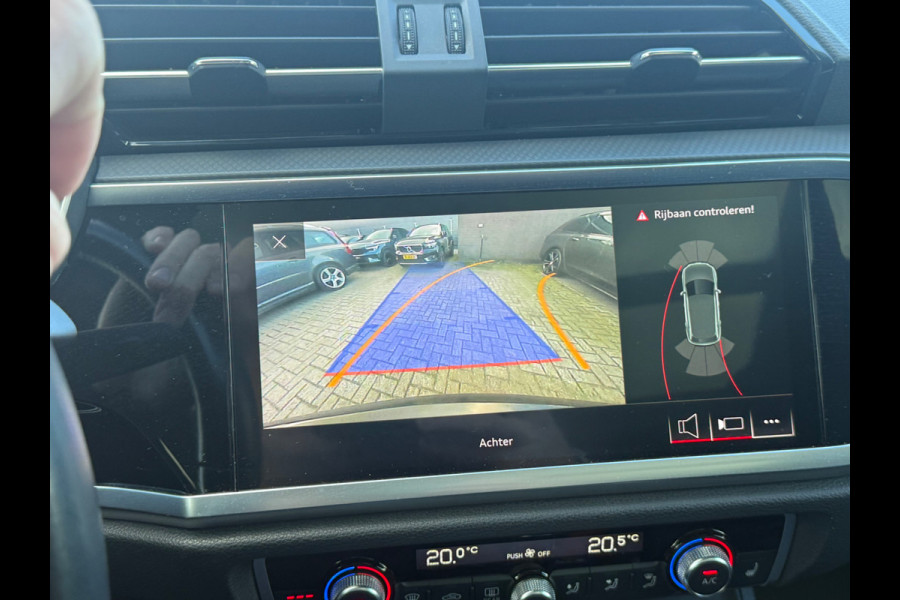 Audi Q3 35 TFSI S Line Pro Line S S-Line | Panoramadak | Stoelverwarming | Camera | Cruise Control | Dodehoekdetectie | Matrix LED | Trekhaak | Navigatie | Parkeersensoren | Climate Control | Black Pack |