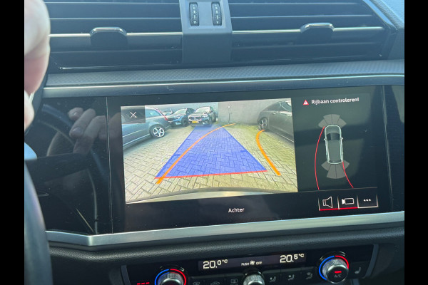 Audi Q3 35 TFSI S Line Pro Line S S-Line | Panoramadak | Stoelverwarming | Camera | Cruise Control | Dodehoekdetectie | Matrix LED | Trekhaak | Navigatie | Parkeersensoren | Climate Control | Black Pack |
