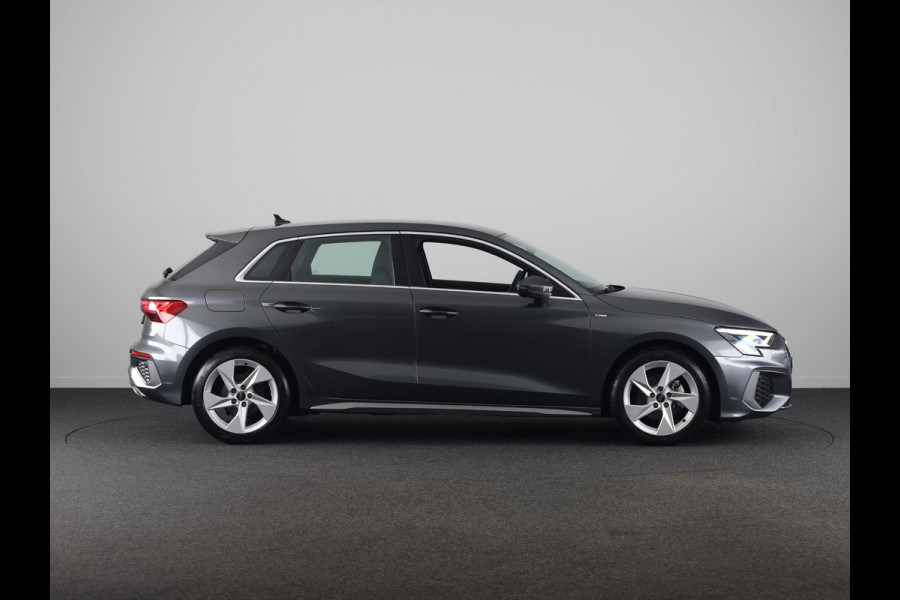 Audi A3 Sportback 30 TFSI S edition 110 pk | Navigatie | Parkeersensoren achter | Autom. airco | LED koplampen | Apple Carplay/Android Auto |
