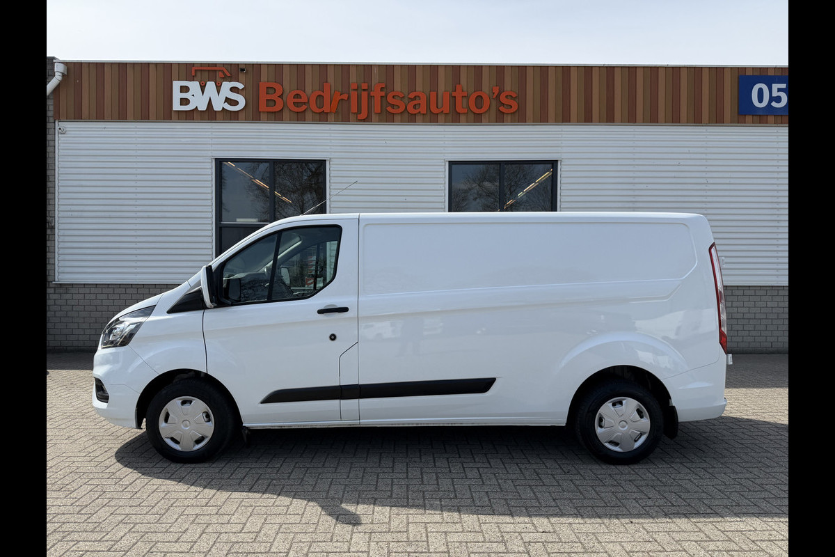 Ford Transit Custom 300 2.0 TDCI 130pk L2H1 Trend / vaste prijs rijklaar € 16.950 ex btw / ingerichte laadruimte / euro 6 / bpm vrij / trekhaak 2800 kg / airco / cruise / navigatie / camera !