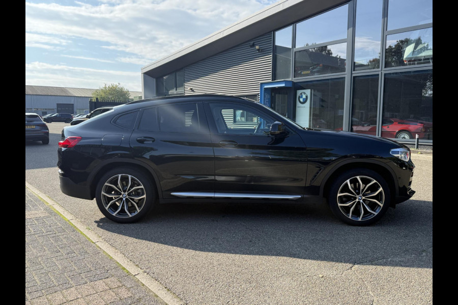 BMW X4 xDrive20i High Executive | MEMORY | ELEK. STOELEN | ELEK. ACHTERKLEP | TREKHAAK | ACHTERUITRIJCAMERA | PANORAMADAK |