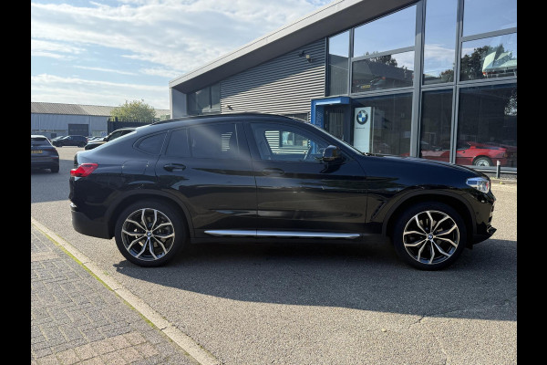 BMW X4 xDrive20i High Executive | MEMORY | ELEK. STOELEN | ELEK. ACHTERKLEP | TREKHAAK | ACHTERUITRIJCAMERA | PANORAMADAK |
