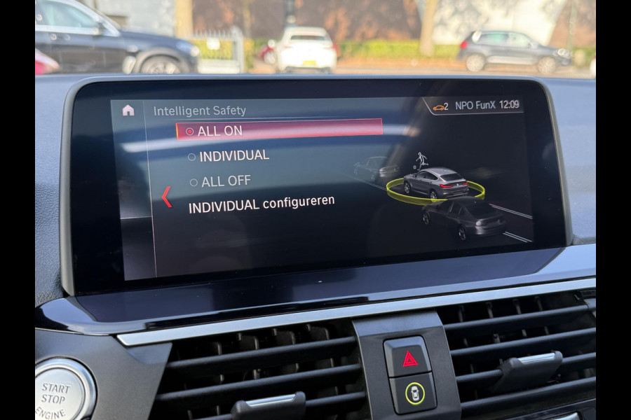 BMW X4 xDrive20i High Executive | MEMORY | ELEK. STOELEN | ELEK. ACHTERKLEP | TREKHAAK | ACHTERUITRIJCAMERA | PANORAMADAK |