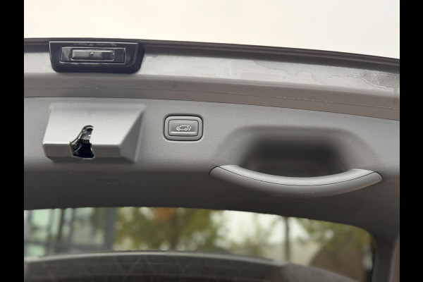 Kia EV3 Plus Advanced 58.3 kWh SOH 100% | HARMAN KARDON | DODE HOEK | ELEK. STOELEN | STOEL + STUURVERWARMING | ADAP. CRUISE | ACHTERUITRIJCAMERA | PANO | FABRIEKS GARANTIE TOT 01-2032 | NET ONDERHOUD GEHAD DIRECT LEVERBAAR |