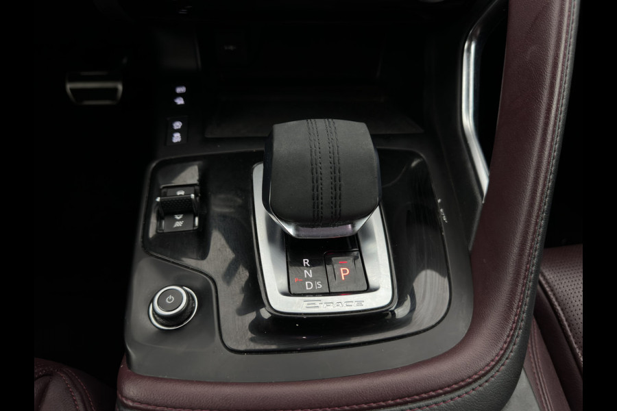 Jaguar E-Pace 1.5 P300e AWD R-Dynamic HSE (Plug-in) {SoH-99%} (INCL.BTW) *LEATHER | FULL-LED | MEMORY-PACK | MERIDIAN-SOUND | BLIND-SPOT | CAMERA | NAVI-FULLMAP | HEATED-SPORTSEATS | DAB+ | KEYLESS | ECC | PDC | CRUISE | 20''ALU*