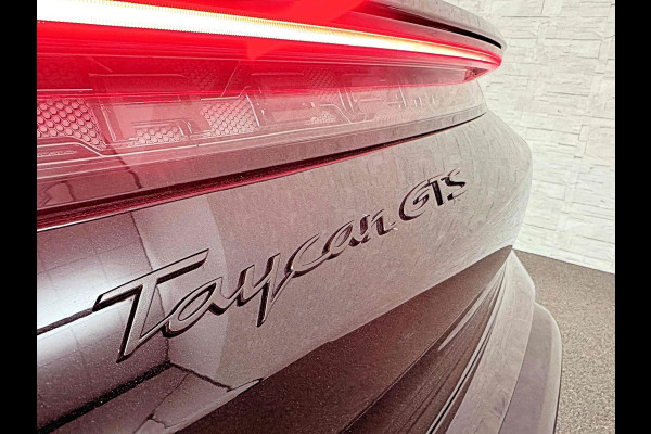 Porsche Taycan GTS 93 kWh | Luchtvering | Passagier-Display | 360 Camera | ACC | Inno-Drive | Sportstoelen | Panorama | Sport-Chrono | BOSE | Warmtepomp | Memory | Matrix-LED | 4-Zone Climate Control | Stuurverwarming | Stoelverwarming V+A | Keyless-Entry | 21 inch |