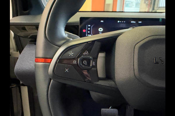 Lynk & Co 02 Core 66 kWh Stoelverwarming, Apple CarPlay, Achteruitrijcamera, Panoramadak, Elektrische Achterklep