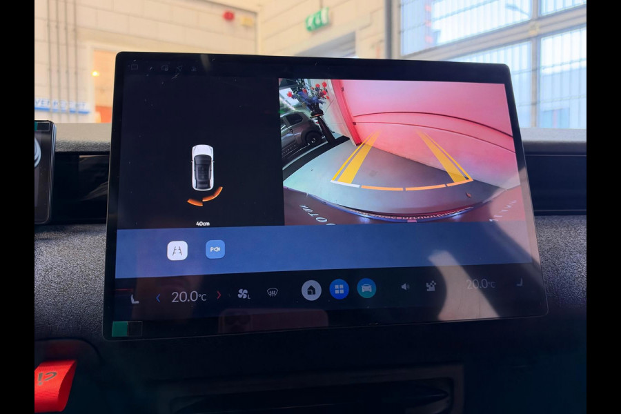Lynk & Co 02 Core 66 kWh Stoelverwarming, Apple CarPlay, Achteruitrijcamera, Panoramadak, Elektrische Achterklep