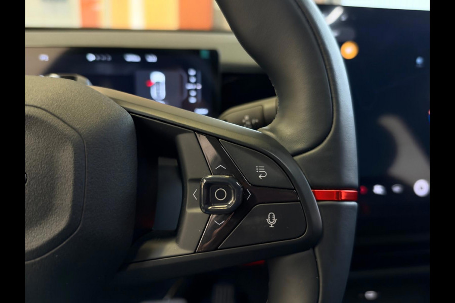 Lynk & Co 02 Core 66 kWh Stoelverwarming, Apple CarPlay, Achteruitrijcamera, Panoramadak, Elektrische Achterklep