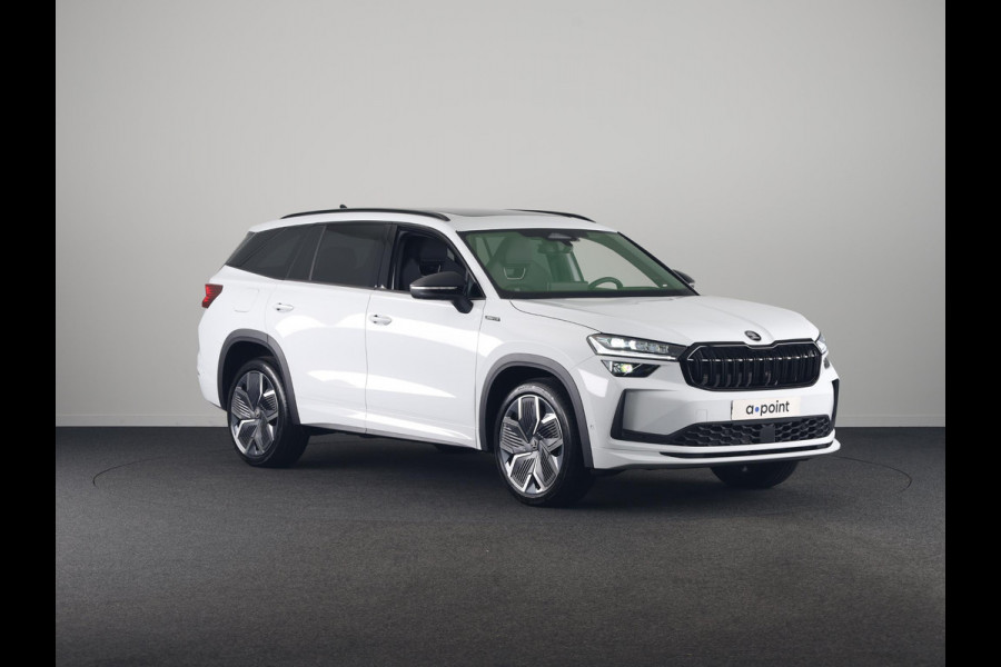 Škoda Kodiaq 1.5 TSI PHEV Sportline Business 204 pk 6 versn. DSG | Dynamic Chassis Control Pakket | Comfort Pakket | Head-up display | Parkeer Pakket | Winter Pakket | Trekhaak | Panoramadak |  20" lichtmetalen velgen Rila aero, antraciet zwart