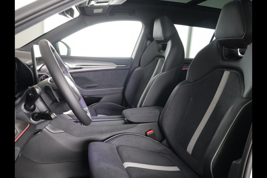 Škoda Kodiaq 1.5 TSI PHEV Sportline Business 204 pk 6 versn. DSG | Dynamic Chassis Control Pakket | Comfort Pakket | Head-up display | Parkeer Pakket | Winter Pakket | Trekhaak | Panoramadak |  20" lichtmetalen velgen Rila aero, antraciet zwart