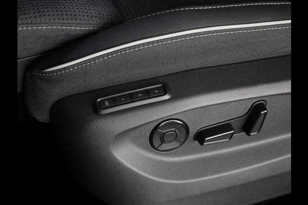 Škoda Kodiaq 1.5 TSI PHEV Sportline Business 204 pk 6 versn. DSG | Dynamic Chassis Control Pakket | Comfort Pakket | Head-up display | Parkeer Pakket | Winter Pakket | Trekhaak | Panoramadak |  20" lichtmetalen velgen Rila aero, antraciet zwart