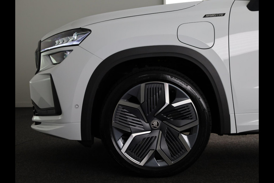 Škoda Kodiaq 1.5 TSI PHEV Sportline Business 204 pk 6 versn. DSG | Dynamic Chassis Control Pakket | Comfort Pakket | Head-up display | Parkeer Pakket | Winter Pakket | Trekhaak | Panoramadak |  20" lichtmetalen velgen Rila aero, antraciet zwart