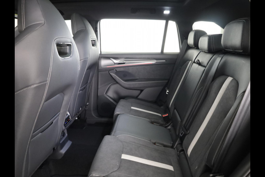 Škoda Kodiaq 1.5 TSI PHEV Sportline Business 204 pk 6 versn. DSG | Dynamic Chassis Control Pakket | Comfort Pakket | Head-up display | Parkeer Pakket | Winter Pakket | Trekhaak | Panoramadak |  20" lichtmetalen velgen Rila aero, antraciet zwart