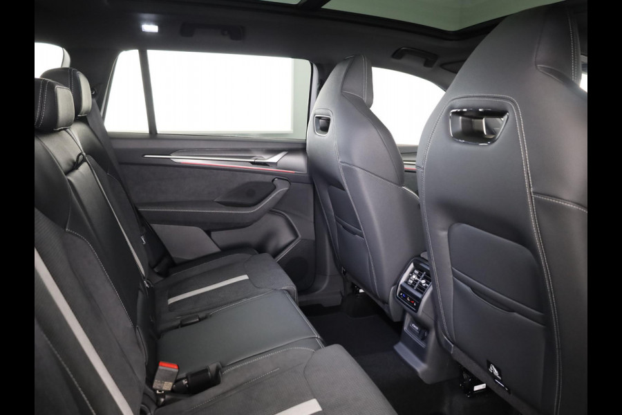Škoda Kodiaq 1.5 TSI PHEV Sportline Business 204 pk 6 versn. DSG | Dynamic Chassis Control Pakket | Comfort Pakket | Head-up display | Parkeer Pakket | Winter Pakket | Trekhaak | Panoramadak |  20" lichtmetalen velgen Rila aero, antraciet zwart