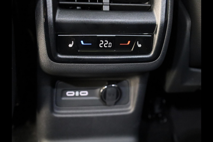 Škoda Kodiaq 1.5 TSI PHEV Sportline Business 204 pk 6 versn. DSG | Dynamic Chassis Control Pakket | Comfort Pakket | Head-up display | Parkeer Pakket | Winter Pakket | Trekhaak | Panoramadak |  20" lichtmetalen velgen Rila aero, antraciet zwart