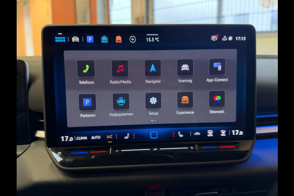 Volkswagen T-Roc 1.5 TSI R-Line Edition Apple Carplay, Adap. cruise, Stoel/stuurverwarming, Sfeerverlichting, full led