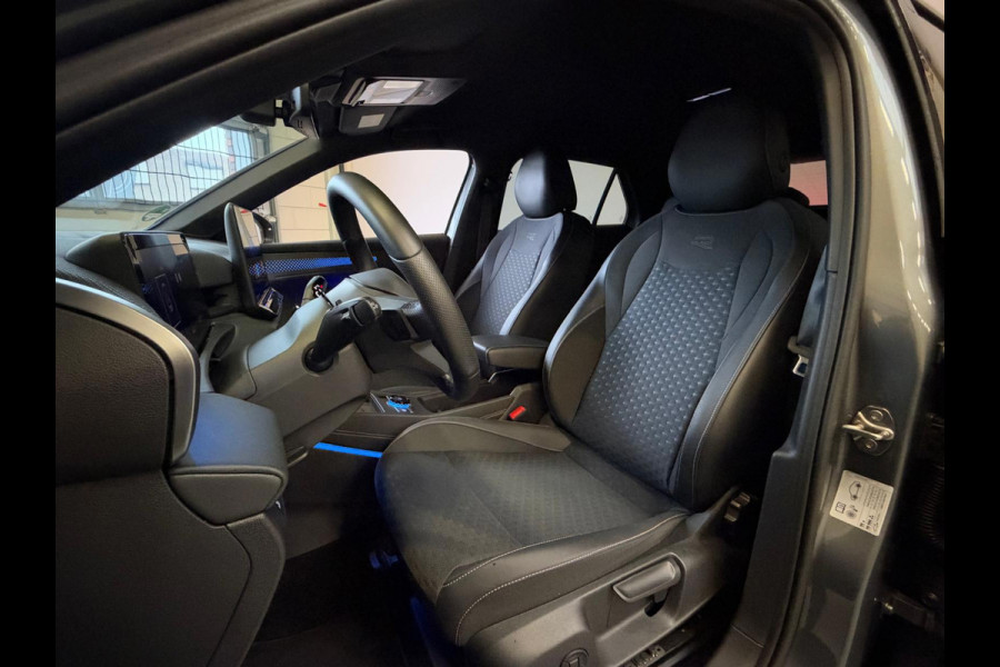 Volkswagen T-Roc 1.5 TSI R-Line Edition Apple Carplay, Adap. cruise, Stoel/stuurverwarming, Sfeerverlichting, full led