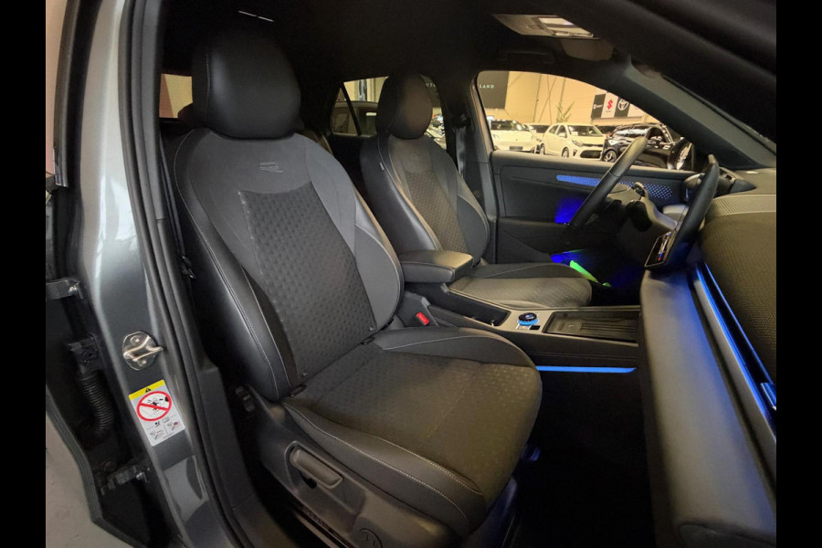 Volkswagen T-Roc 1.5 TSI R-Line Edition Apple Carplay, Adap. cruise, Stoel/stuurverwarming, Sfeerverlichting, full led