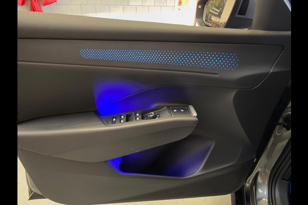 Volkswagen T-Roc 1.5 TSI R-Line Edition Apple Carplay, Adap. cruise, Stoel/stuurverwarming, Sfeerverlichting, full led
