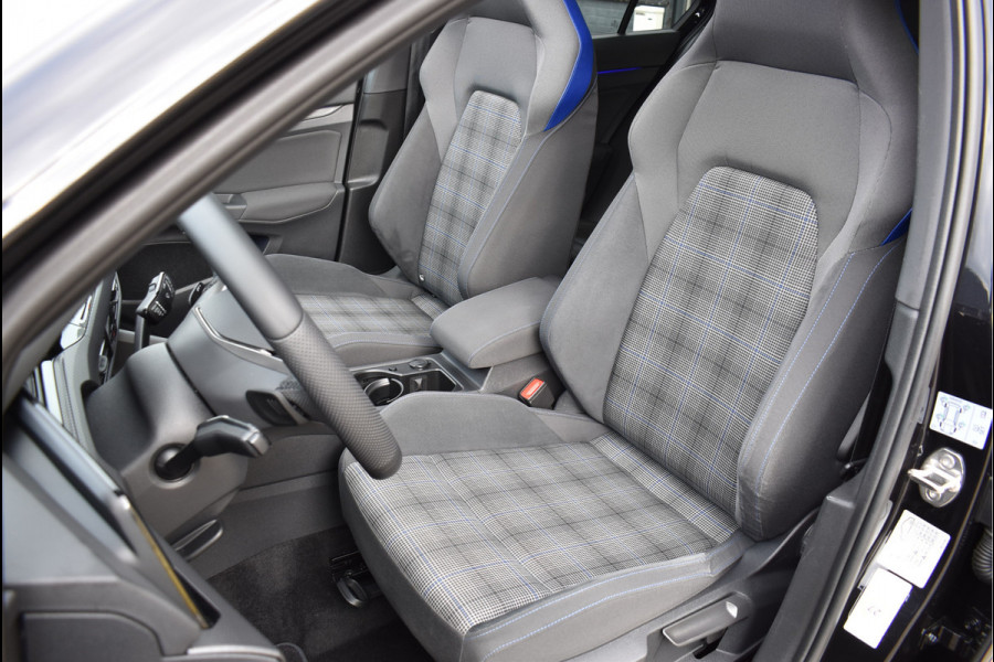 Volkswagen Golf 1.4 eHybrid GTE 245 Pk Pano Navi Camera IQ Light Sfeerverlichting