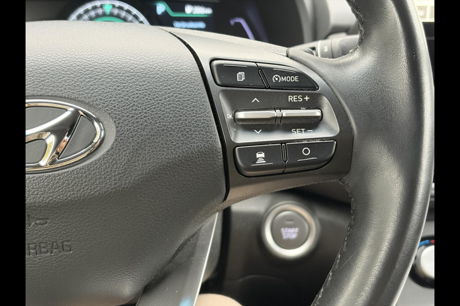 Hyundai Kona EV Fashion 64 kWh ✓2e Eigenaar✓Carplay✓Camera✓Trekhaak✓Dealer Onderhouden✓Draadloze telefoonlader✓Navi✓Keyless✓✓Rijstrooksensor✓Dodehoeksensor✓Pdc✓Lm velgen 17"✓Clima✓Cruise✓204pk✓N.A.P✓Bj 12-2020✓Apk tot 09-2028