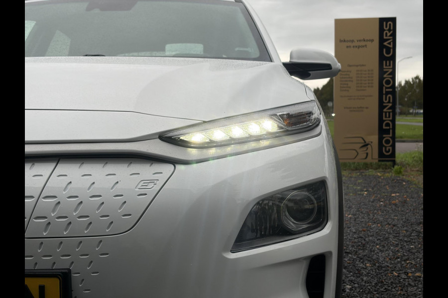 Hyundai Kona EV Fashion 64 kWh ✓2e Eigenaar✓Carplay✓Camera✓Trekhaak✓Dealer Onderhouden✓Draadloze telefoonlader✓Navi✓Keyless✓✓Rijstrooksensor✓Dodehoeksensor✓Pdc✓Lm velgen 17"✓Clima✓Cruise✓204pk✓N.A.P✓Bj 12-2020✓Apk tot 09-2028