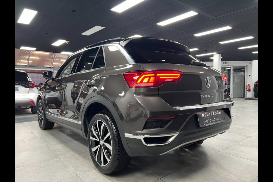 Volkswagen T-Roc 1.5 TSI Sport | ACC | Keyless | Cam | Pano