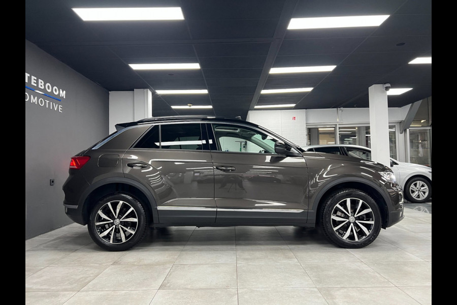 Volkswagen T-Roc 1.5 TSI Sport | ACC | Keyless | Cam | Pano