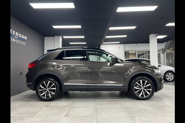 Volkswagen T-Roc 1.5 TSI Sport | ACC | Keyless | Cam | Pano