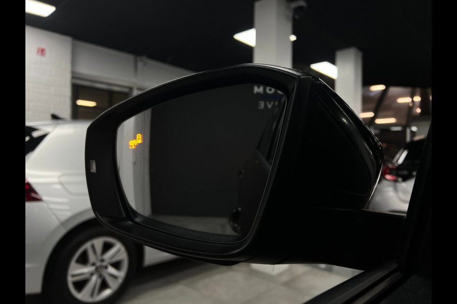 Volkswagen T-Roc 1.5 TSI Sport | ACC | Keyless | Cam | Pano