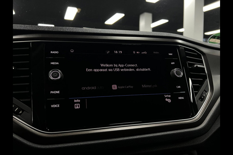 Volkswagen T-Roc 1.5 TSI Sport | ACC | Keyless | Cam | Pano