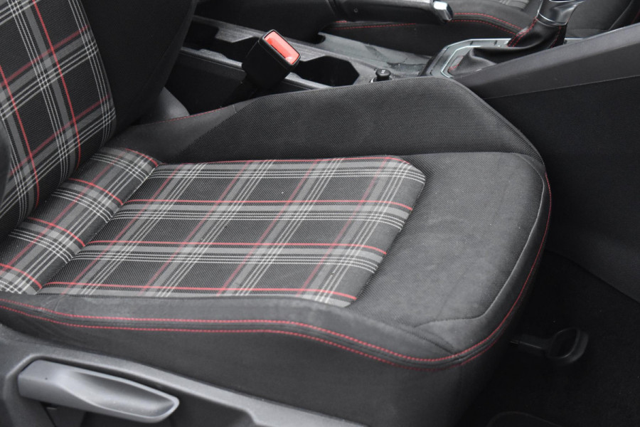 Volkswagen Polo 2.0 TSI GTI Pano Keyess BBD Camera ACC