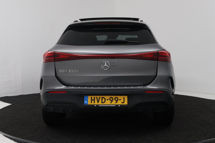 Mercedes-Benz EQA 250+ Business Solution AMG 71 kWh (PANORAMADAK, SFEERVERLICHTING, MOMERY SEATS, RONDOMZICHT CAMERA, FABRIEKSGARANTIE)